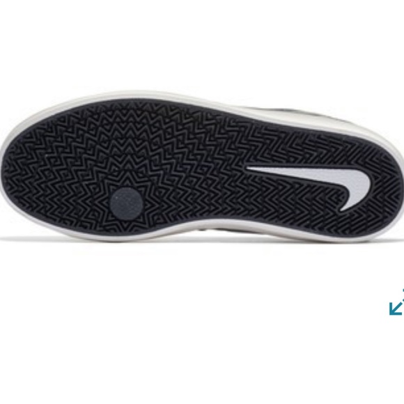 New Nike LAST ONE (7.5) - Picture 6 of 6